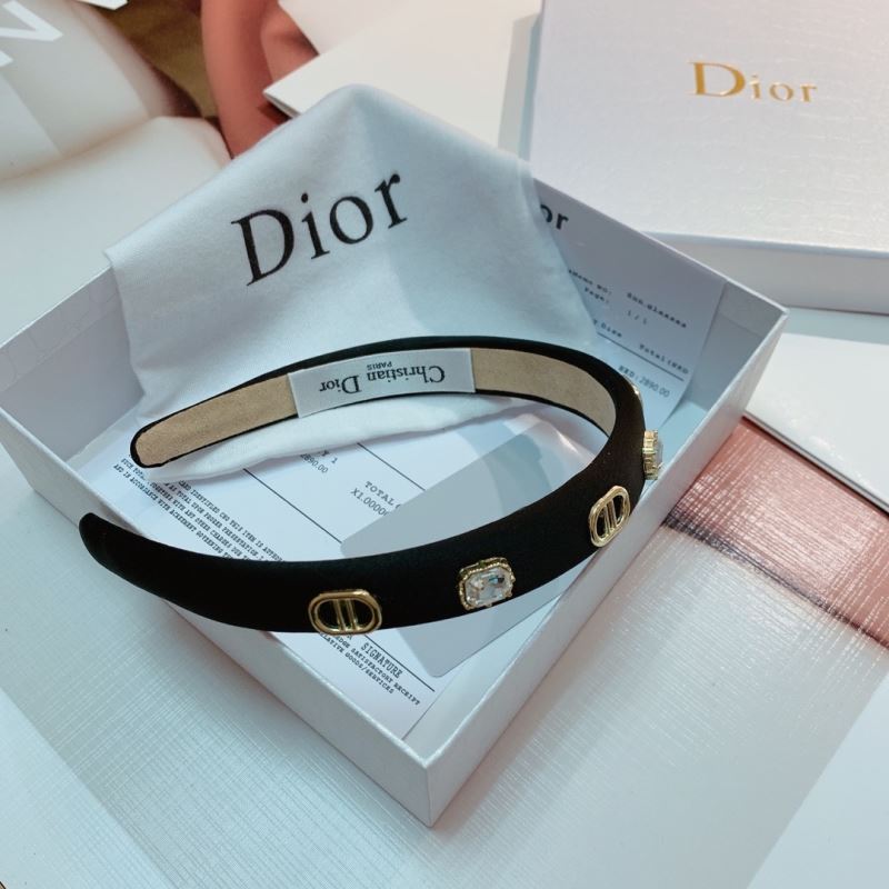 CHRISTIAN DIOR